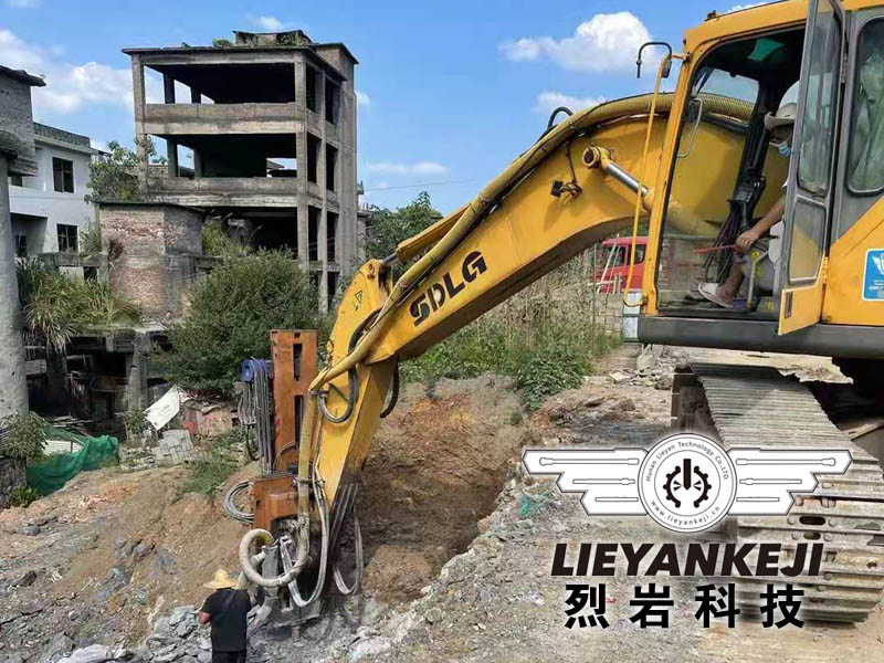烈岩钻裂机应用于地基开挖