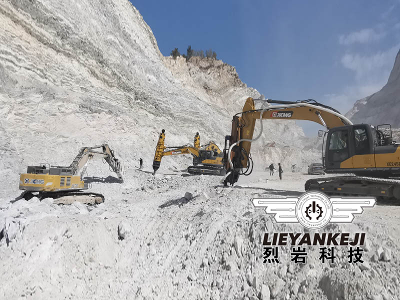 机载式矿山劈裂机应用于道路建设